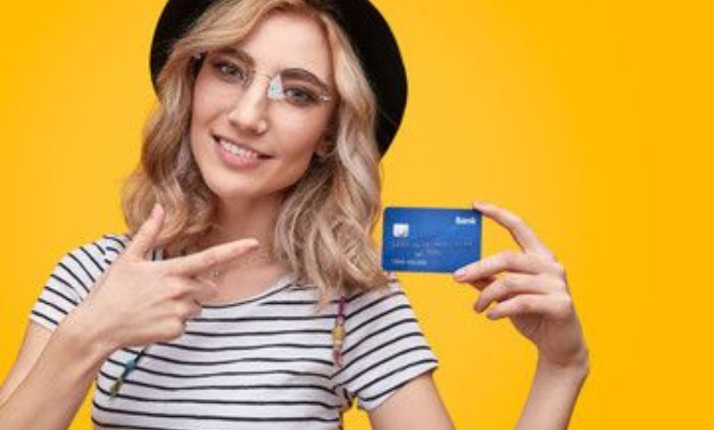 Credit Card Balance Transfer: Pros and Cons of Moving Debt to a New Card